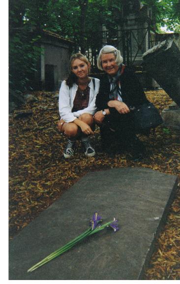Mary Camper-Titsingh with granddaughter at Isaac Titsingh's grave in Paris